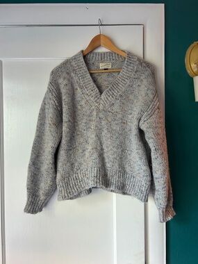Universal Thread Gray Speckled V-Neck Sweater